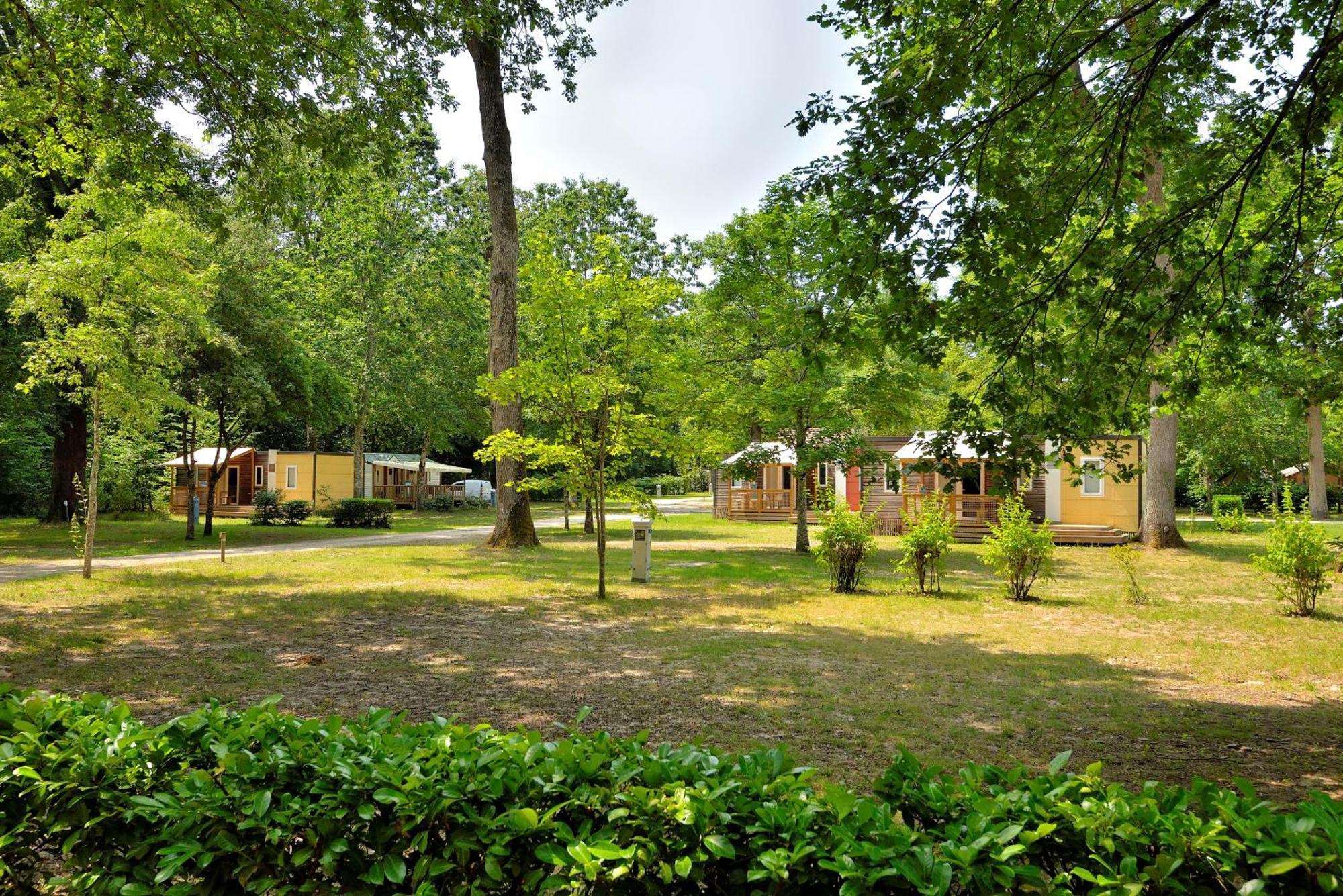 Camping Etang de la Vallée Combreux Extérieur photo