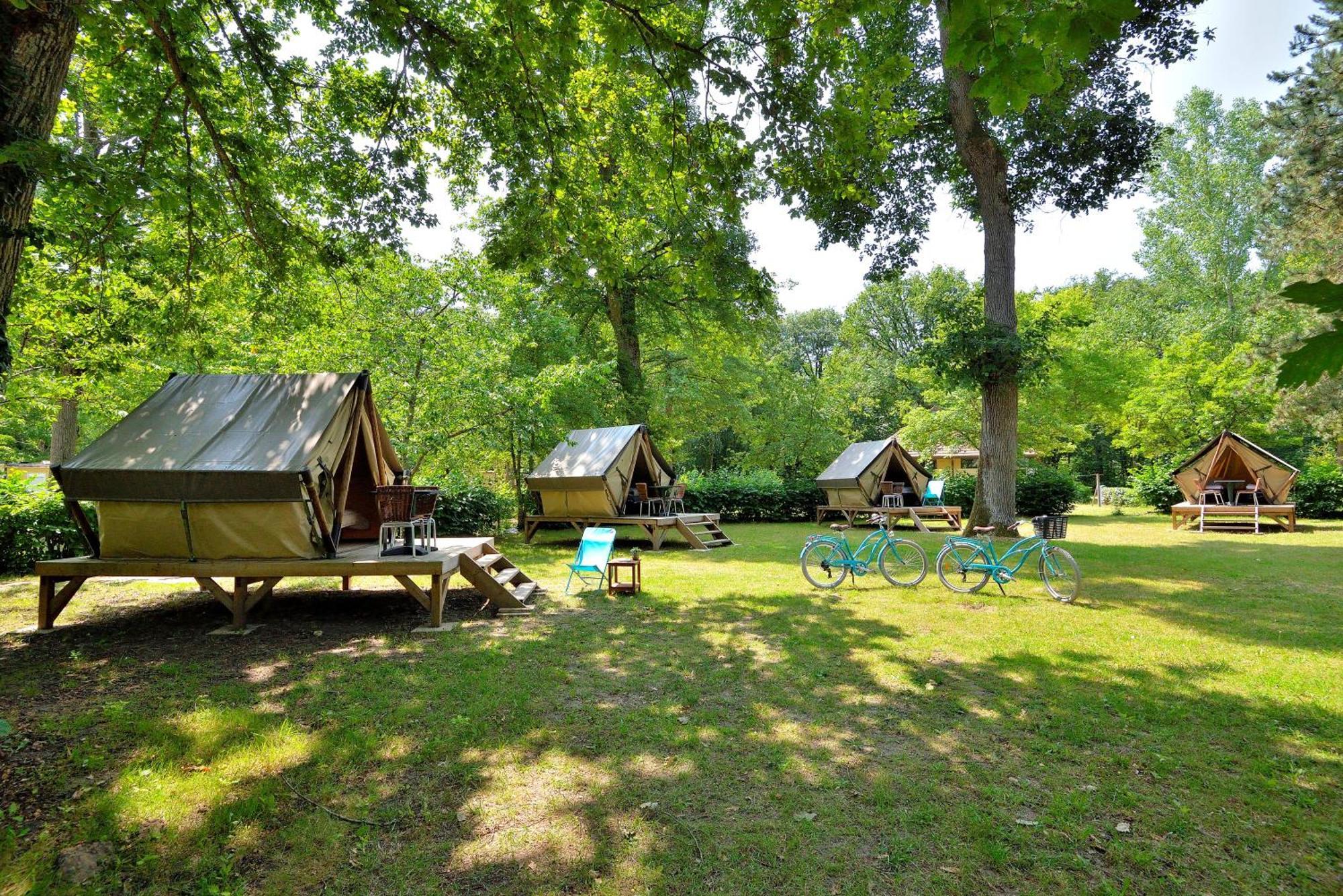 Camping Etang de la Vallée Combreux Extérieur photo