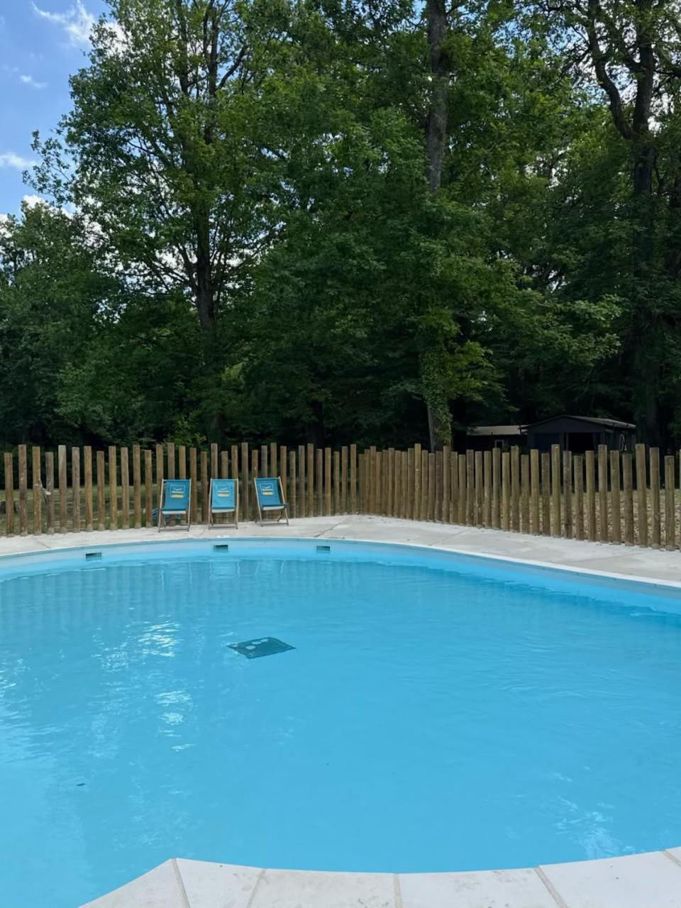 Camping Etang de la Vallée Combreux Extérieur photo